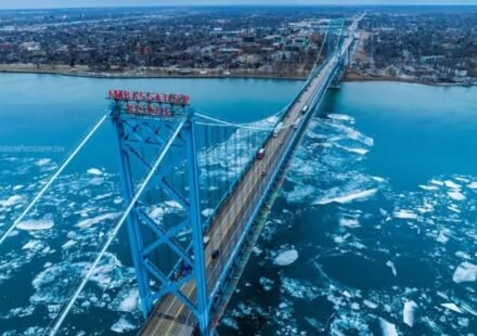 ambassador bridge